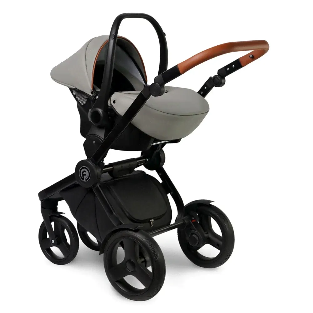 Коляска 3 в 1 Verdi Futuro, 02 stone grey (серый)-2