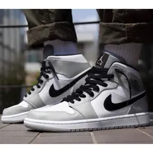 Кроссовки Nike Air Jordan 1 Retro Mid Light Smoke Grey