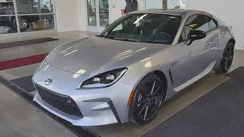 2022 Toyota GR86 Premium MT in Steel Silver